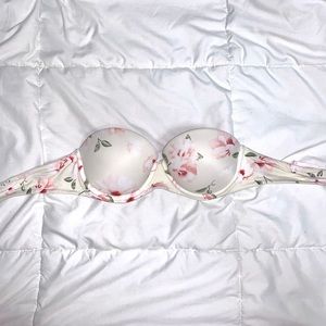 Victoria’s Secret strapless push-up bra